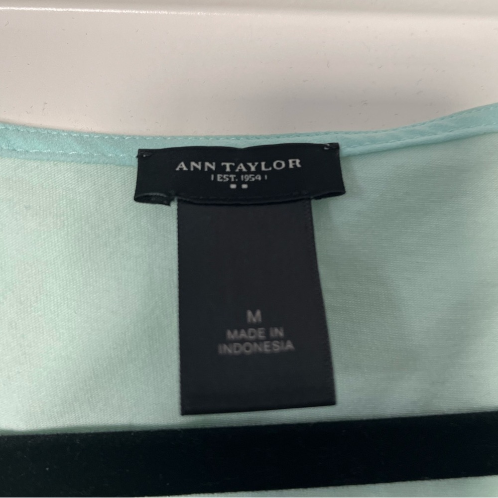 Ann Taylor medium blouse light blue turquoise career sleeveless suit - Picture 3 of 4